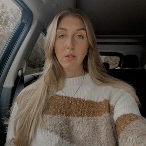 Meet your Posher, Abigail